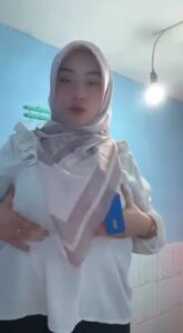 Bokep Indo Pesona Bu Guru Salsa 